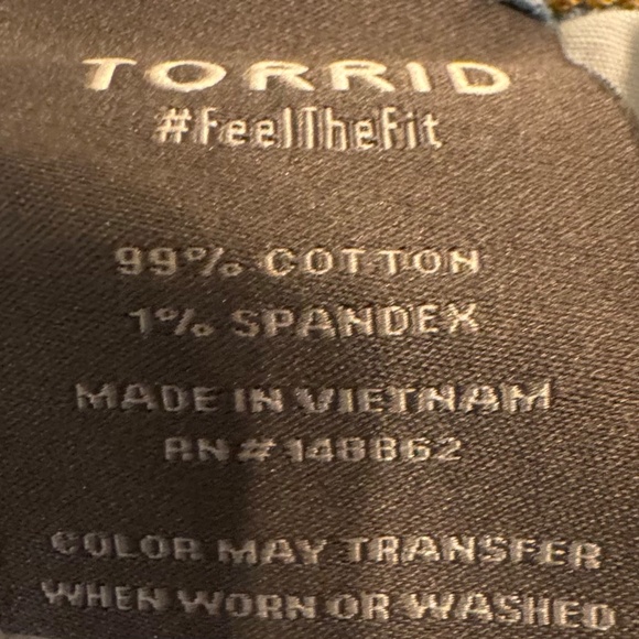 Torrid Perfect Wide Leg Vintage Stretch Jeans 30R – Light Wash Distressed Knees - Picture 9 of 11